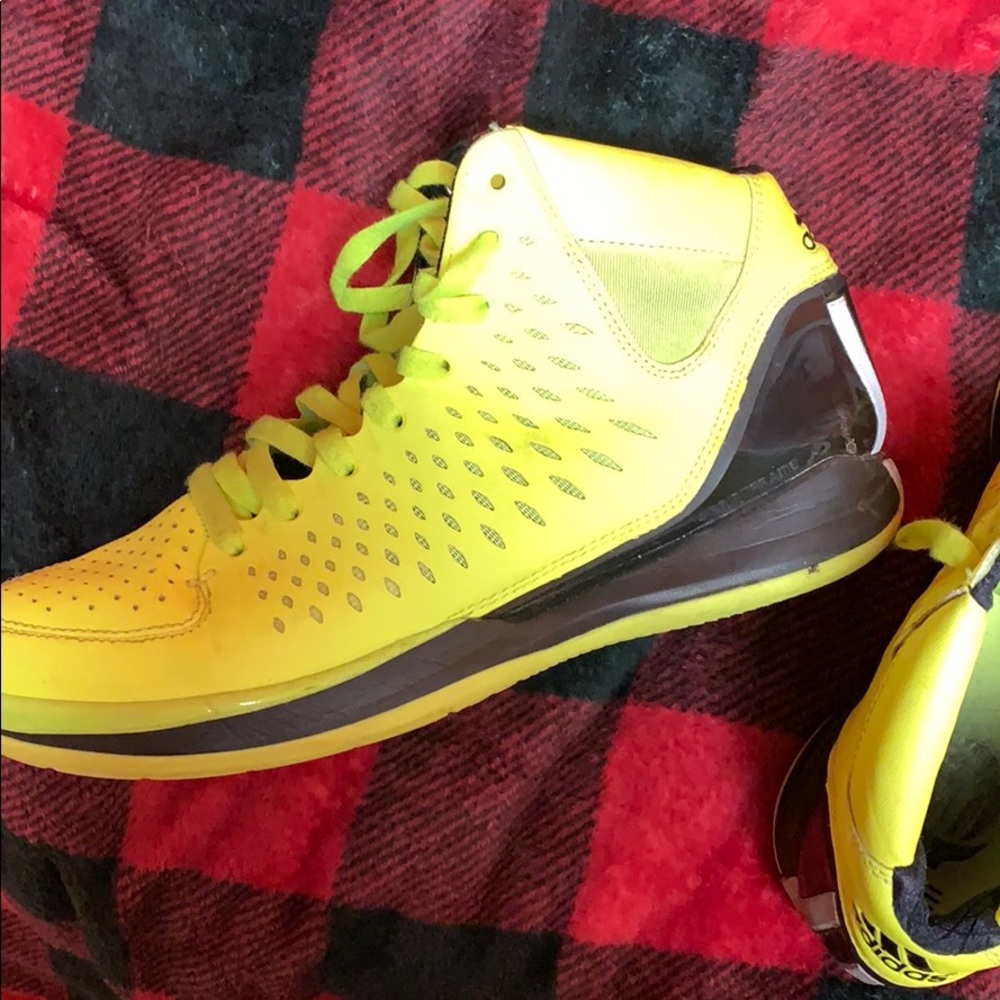 Adidas D Rose 3 neon size 9.5